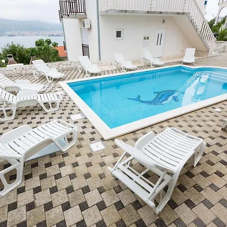 In Okrug Donji With Sea View, Balcony, Air Conditioning, Wifi 5166-2 Διαμέρισμα Donji Okrug (Ciovo)